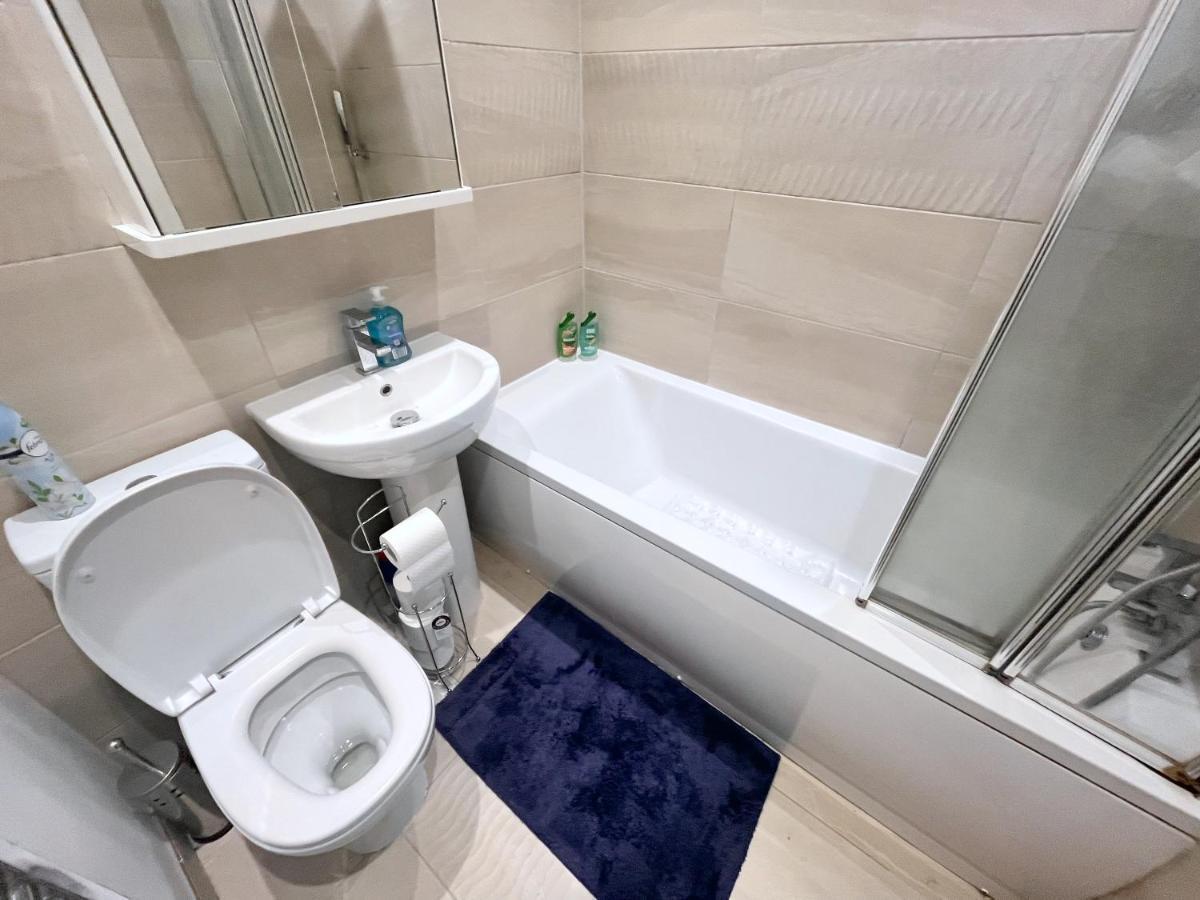 Two Bedroom Flat With Private Patio In Battersea London Exterior photo